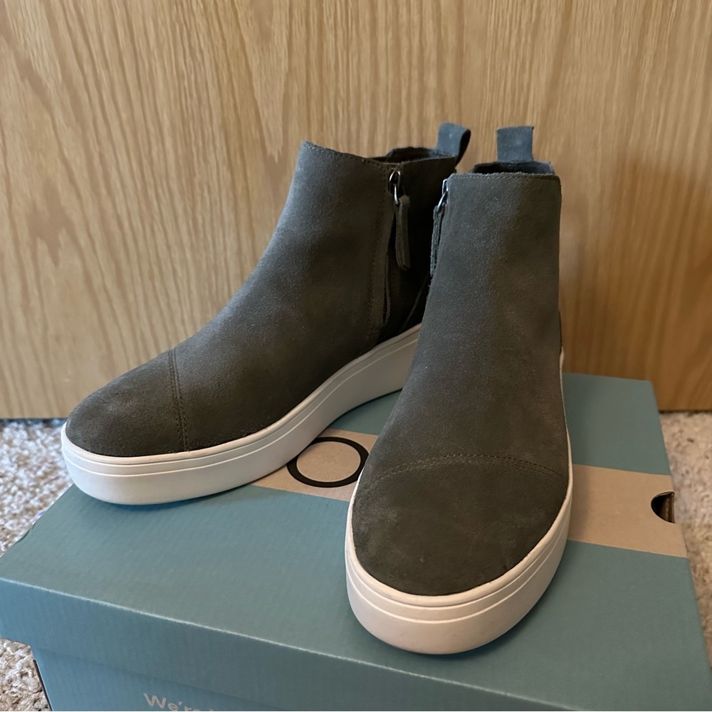 Toms Olive Green Suede Platform Ankle Boots